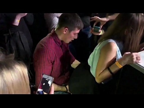 ❤️ Sesso reale in un nightclub russo. Ragazza russa di 18 anni nell'ano e nella vagina scopata in un nightclub ️❌ Video di sessoal it.megaofertas.top