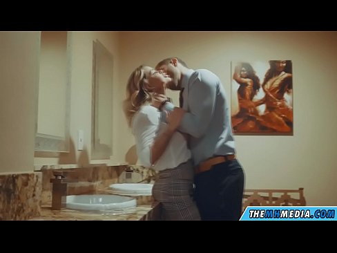 ❤️ Quando una bionda formosa ti seduce in un bagno pubblico ️❌ Video di sessoal it.megaofertas.top